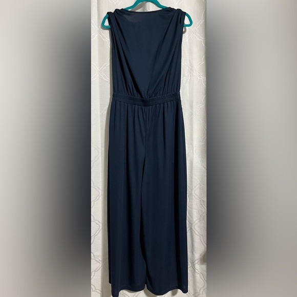 Halara Classic Navy Ruched Sleeves V-Neck Wide Leg Jumpsuit ~ Size Medium - Picture 3 of 4